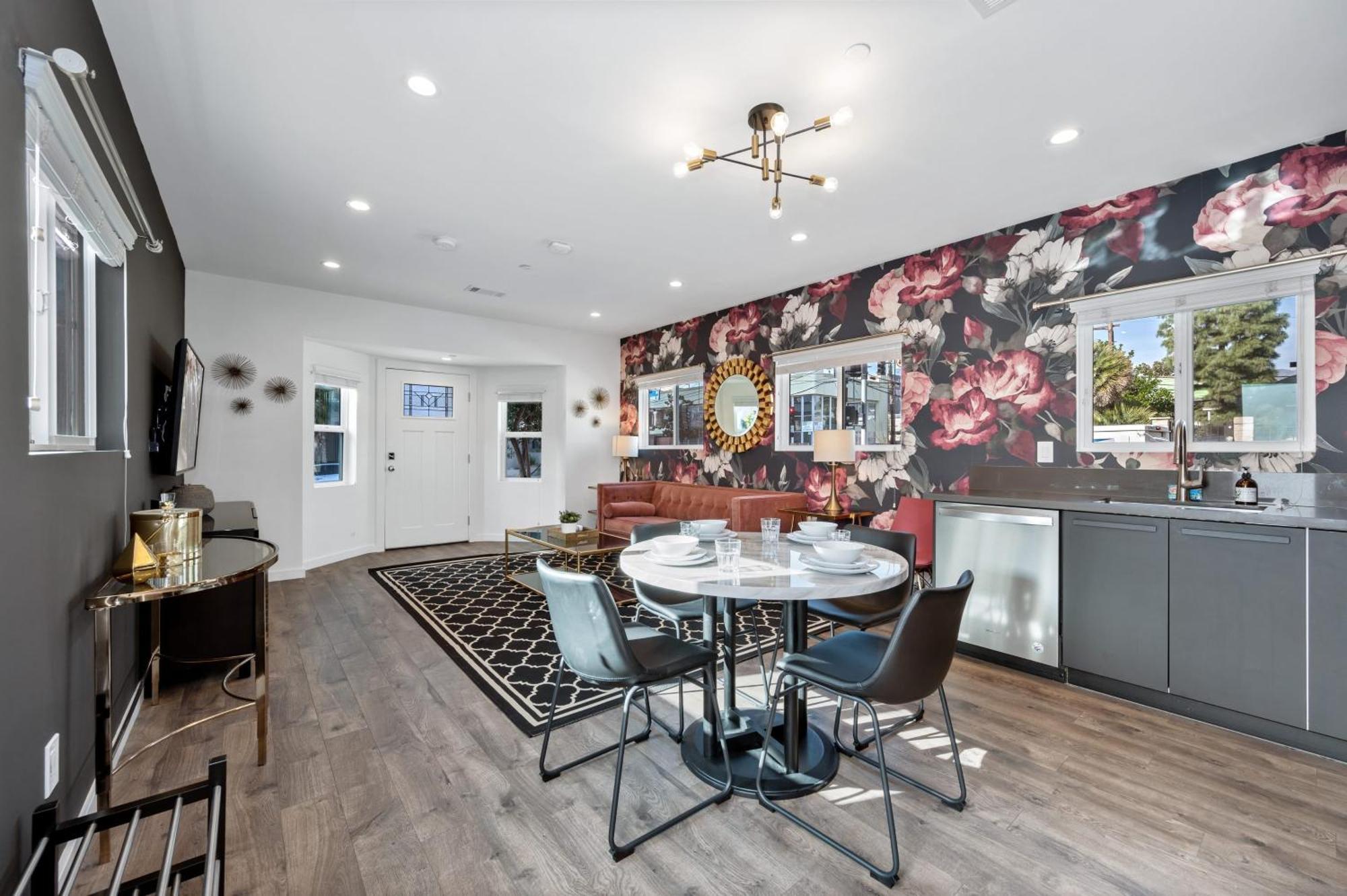Art Deco By Avantstay 1920S Remodeled Bungalow Open Layout Courtyard Los Angeles Eksteriør bilde